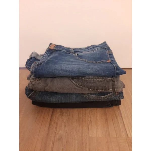 my-11134207-820l4-mecmuz2iatxje1.webp Preloved 4pcs Lady Short Jeans Lady Short Pants