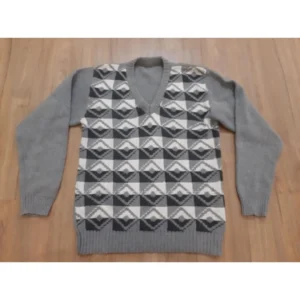 my-11134207-820l6-mgs27a70phc806.webp Preloved Unisex Sweater